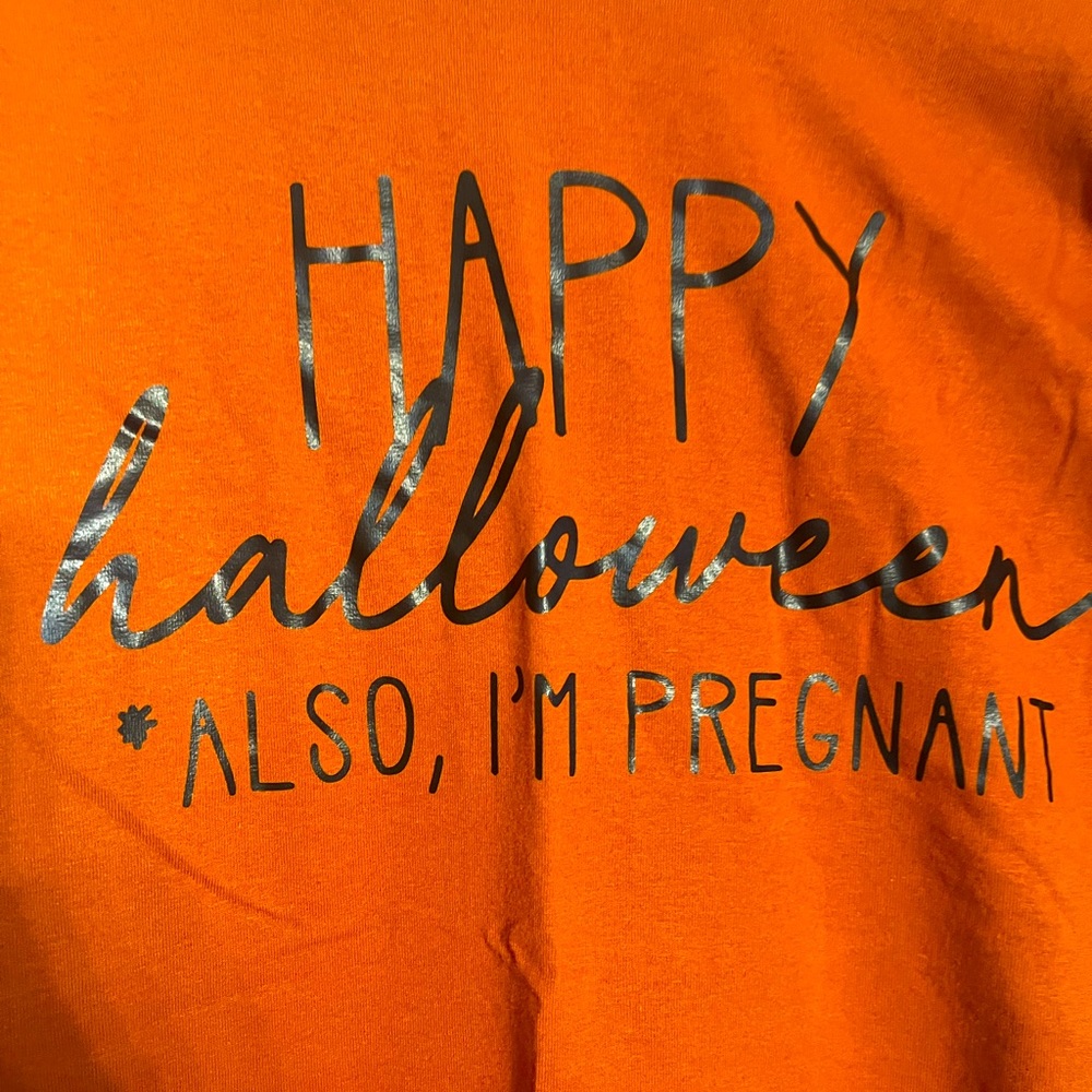 Halloween Pregnancy Announcement T-Shirt “also, i’m pregnant”